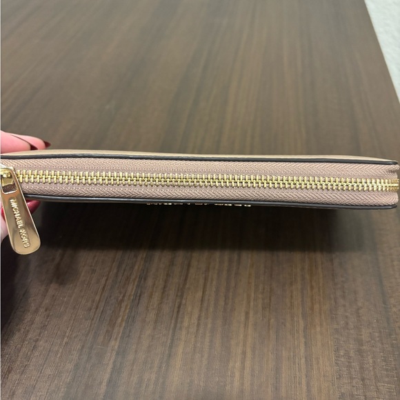 Michael Kors Blush Leather Wallet - Picture 5 of 15